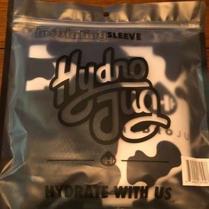 New in bag Cow sleeve from Hydrojug